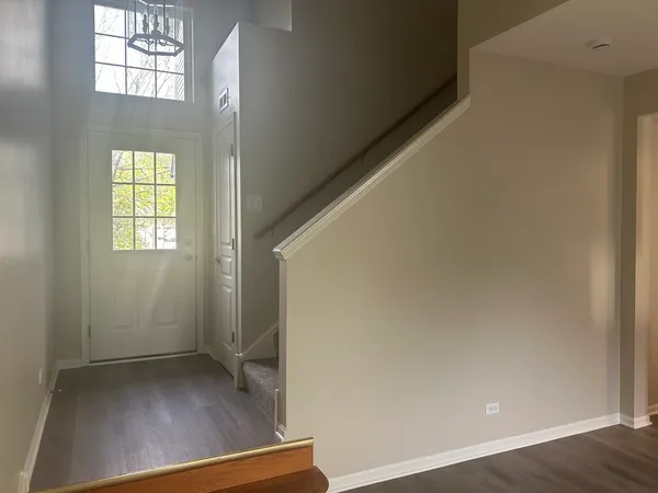 $2,600 | 508 Metropolitan Street, Aurora, IL 60502