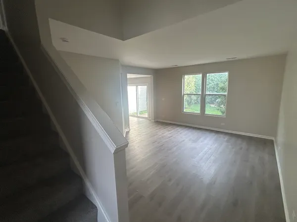 $2,600 | 508 Metropolitan Street, Aurora, IL 60502