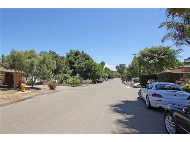508 Warwick Avenue Cardiff, CA 92007 - Photo 16 of 25 Wide street leads to cul-de-sac.....