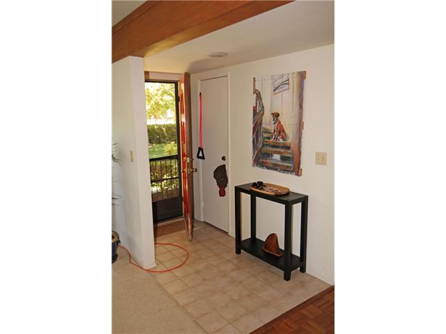 508 Warwick Avenue Cardiff, CA 92007 - Photo 3 of 25 Formal entry to 2 BR