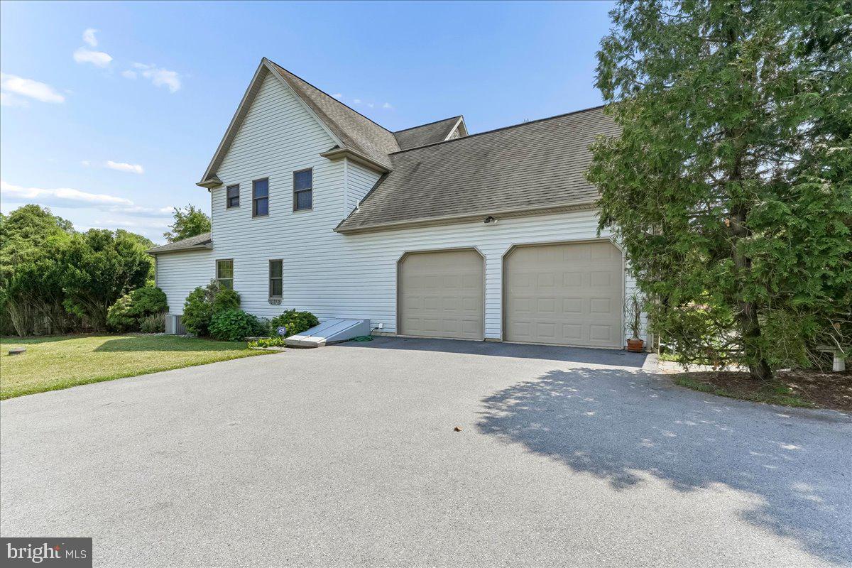 8247 Hensingersville Road Alburtis, PA 18011 - Photo 13 of 68
