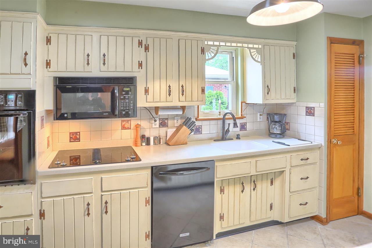 313 Feeser Road Harrisburg, PA 17109 - Photo 2 of 25 Gallery Image 2
