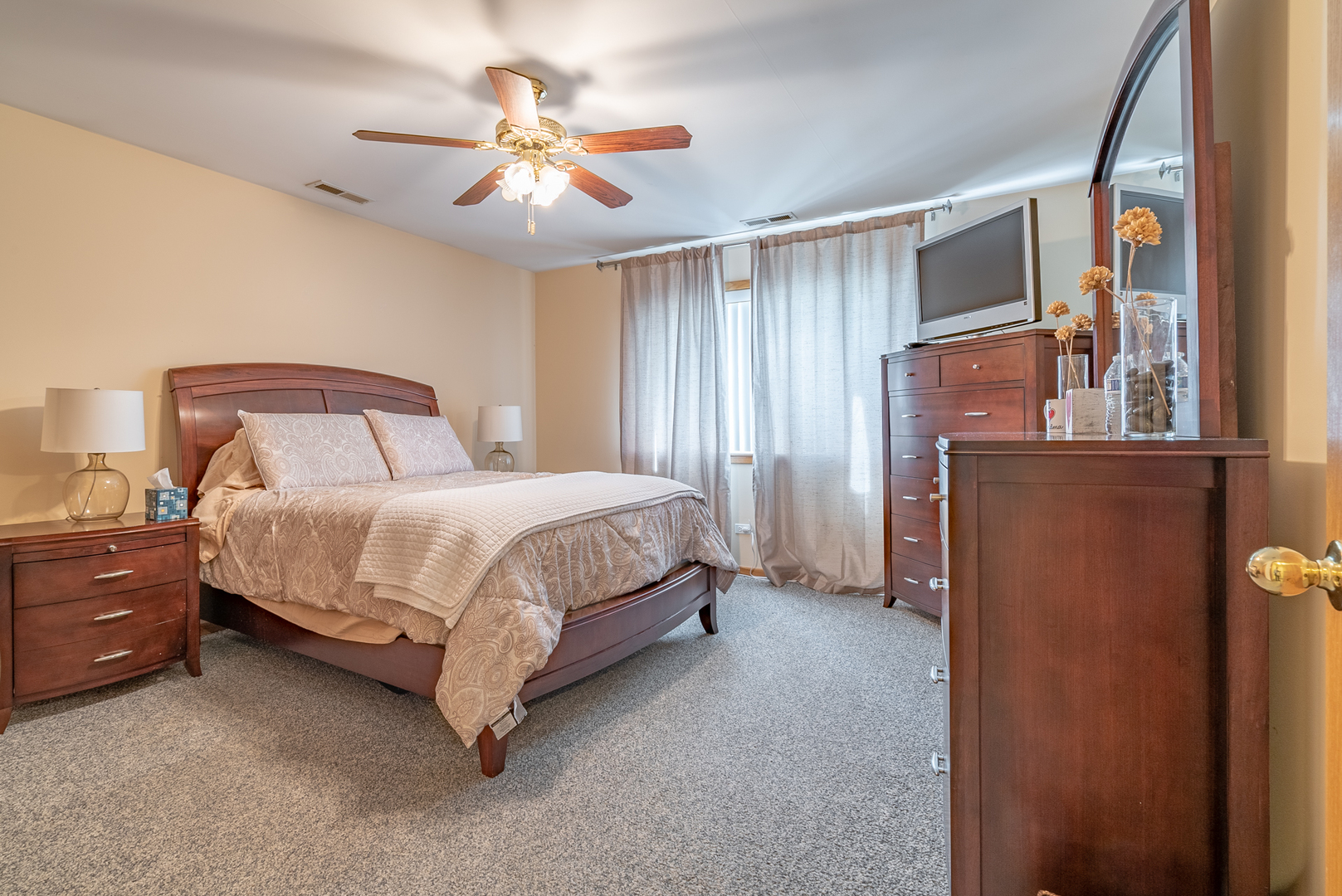 3408 Linneman Street Glenview, IL 60025 - Photo 12 of 24