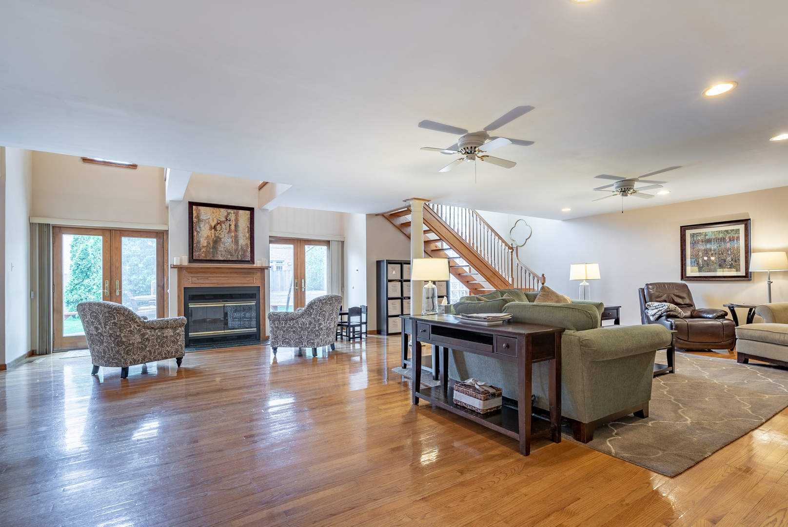 3408 Linneman Street Glenview, IL 60025 - Photo 3 of 24