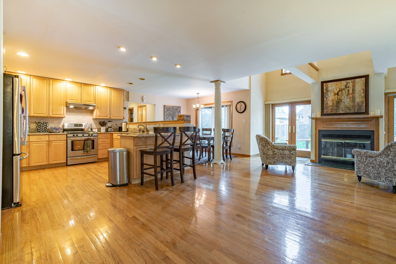 3408 Linneman Street Glenview, IL 60025 - Photo 4 of 24