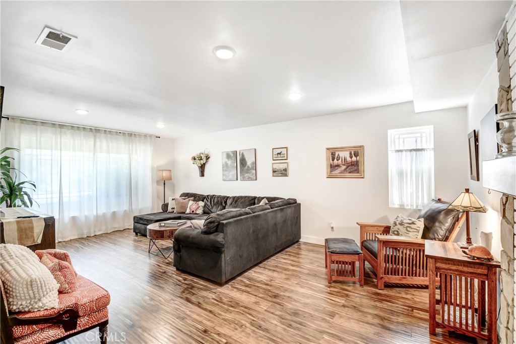 458 Termino Avenue Corona, CA 92879 - Photo 8 of 24