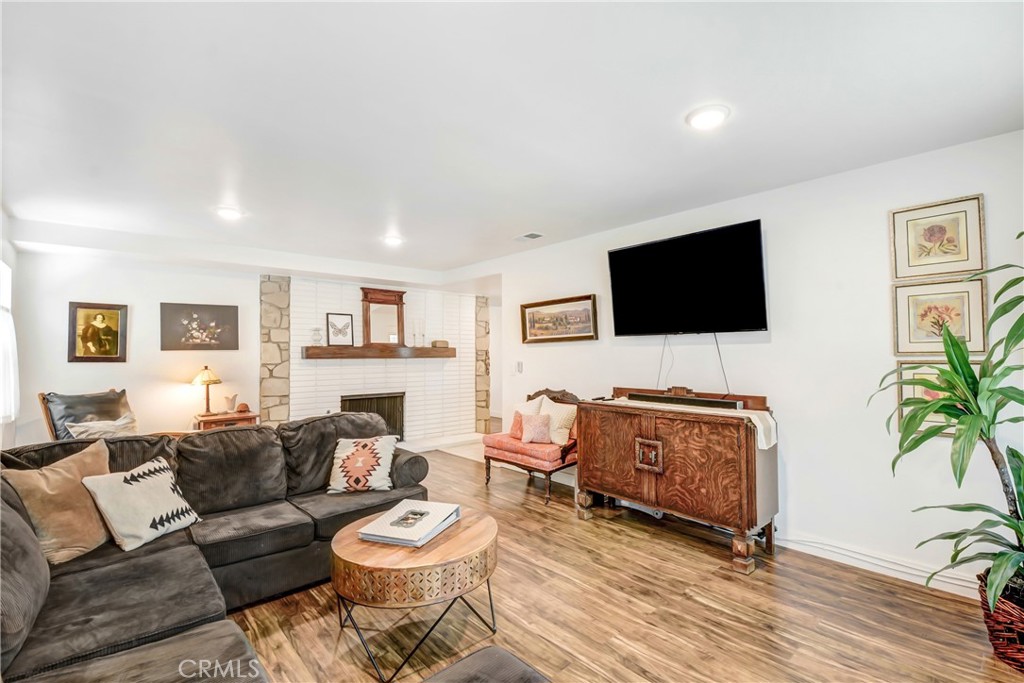 458 Termino Avenue Corona, CA 92879 - Photo 9 of 24