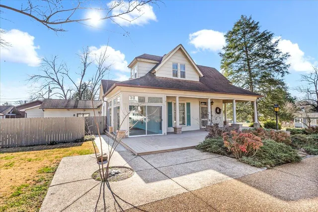 $425,000 | 517 Laurel Avenue, South Pittsburg, TN 37380