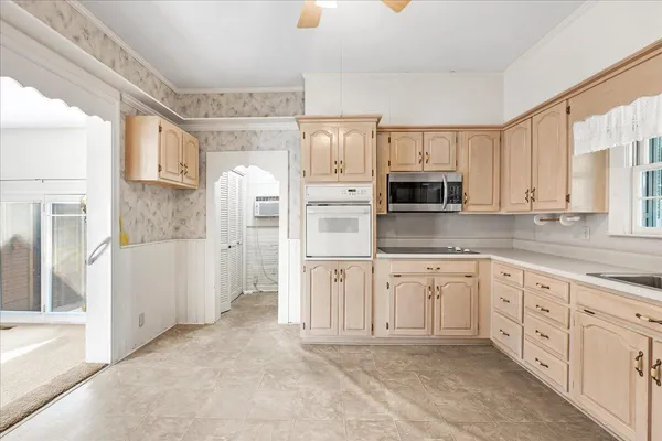 $395,000 | 517 Laurel Avenue, South Pittsburg, TN 37380