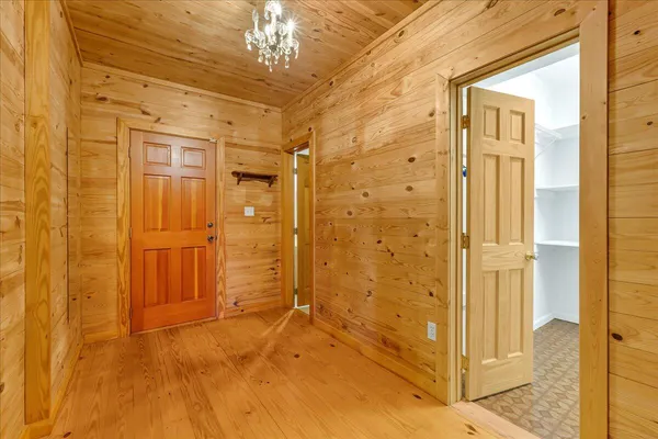 $395,000 | 517 Laurel Avenue, South Pittsburg, TN 37380