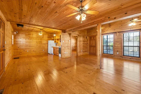 $395,000 | 517 Laurel Avenue, South Pittsburg, TN 37380