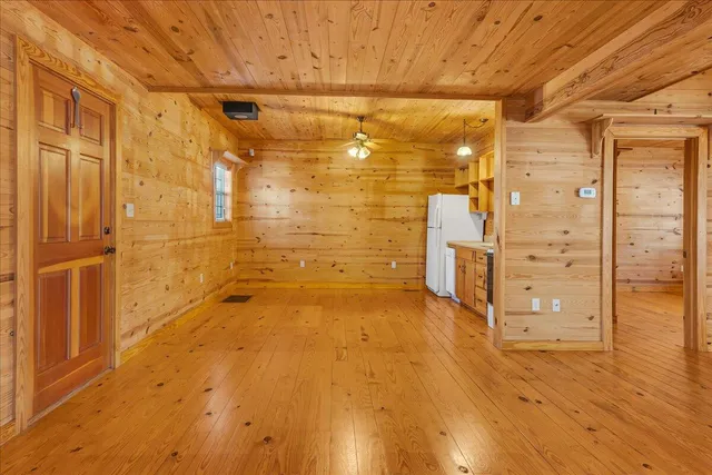 $395,000 | 517 Laurel Avenue, South Pittsburg, TN 37380