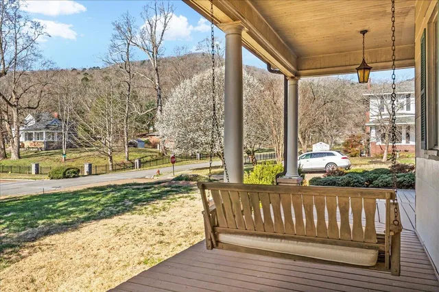 $395,000 | 517 Laurel Avenue, South Pittsburg, TN 37380