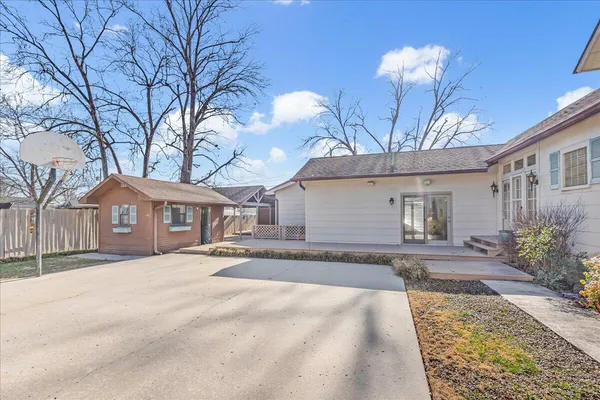 $395,000 | 517 Laurel Avenue, South Pittsburg, TN 37380