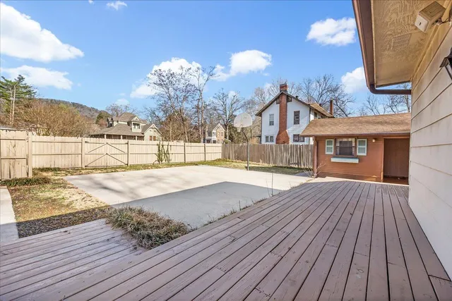 $395,000 | 517 Laurel Avenue, South Pittsburg, TN 37380