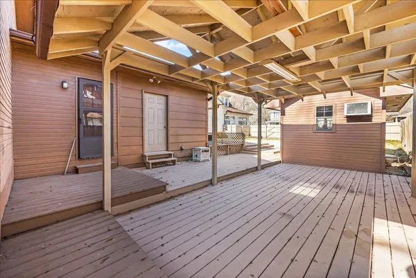 $395,000 | 517 Laurel Avenue, South Pittsburg, TN 37380