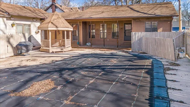 $395,000 | 517 Laurel Avenue, South Pittsburg, TN 37380