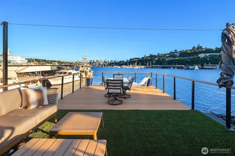 $650,000 | 1301 North Northlake Way, Seattle, WA 98103