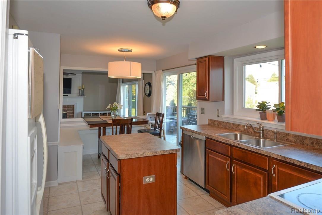 1708 Grandview Drive Rochester, MI 48306 - Photo 18 of 39 1708 Grandview Drive by Wes Brooks (146).jpg