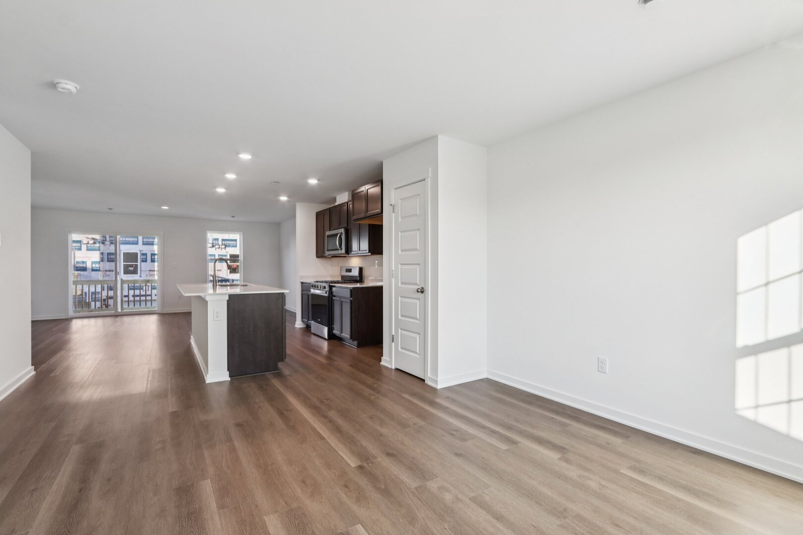 1451 Oakfield Lane Pingree Grove, IL 60140 - Photo 4 of 63