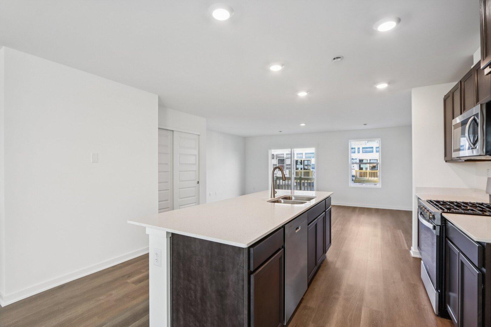 1451 Oakfield Lane Pingree Grove, IL 60140 - Photo 6 of 63