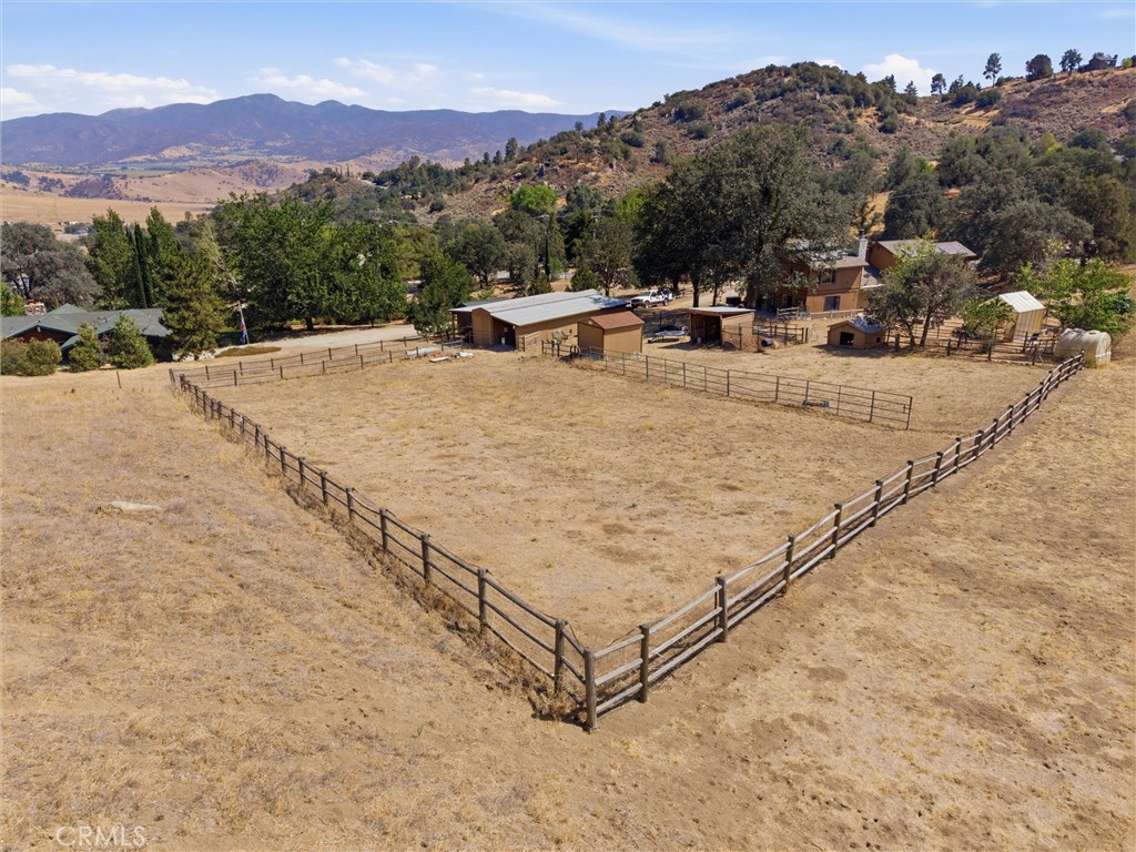 26001 Bear Valley Road Tehachapi, CA 93561 - Photo 7 of 58 Gallery Image 7
