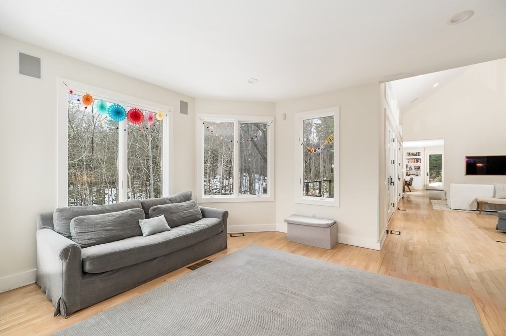 33 Forster Road Manchester, MA 01944 - Photo 9 of 41
