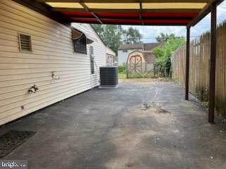 2817 Nestling Road Philadelphia, PA 19154 - Photo 17 of 17 Driveway