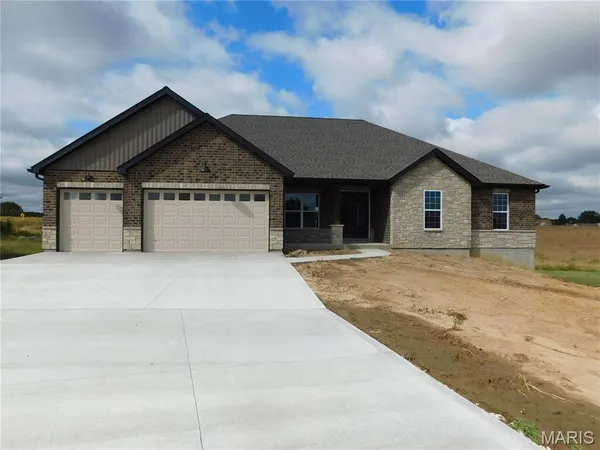 $688,900 | 452 Westridge Drive, Troy, MO 63379