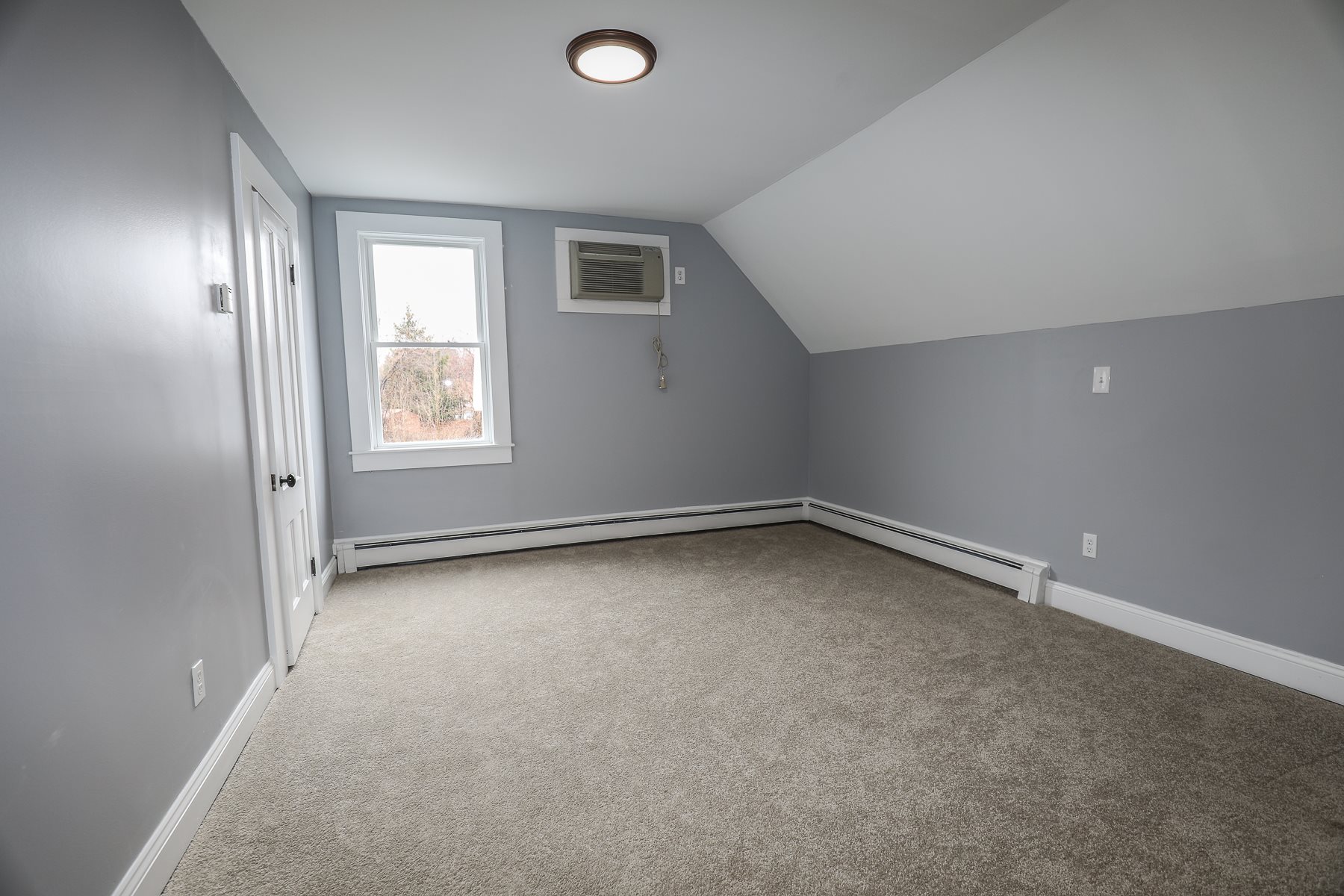 155 Mammoth Road Manchester, NH 03109 - Photo 26 of 40