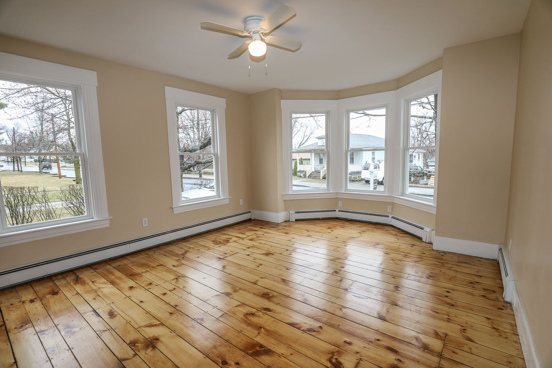 155 Mammoth Road Manchester, NH 03109 - Photo 8 of 40