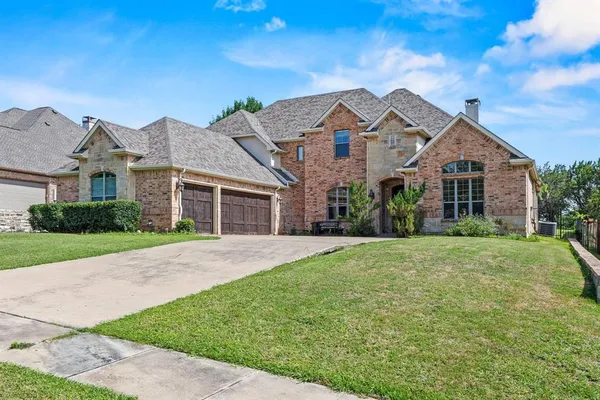 $590,000 | 804 Bentwater Parkway, Grand Prairie, TX 75104