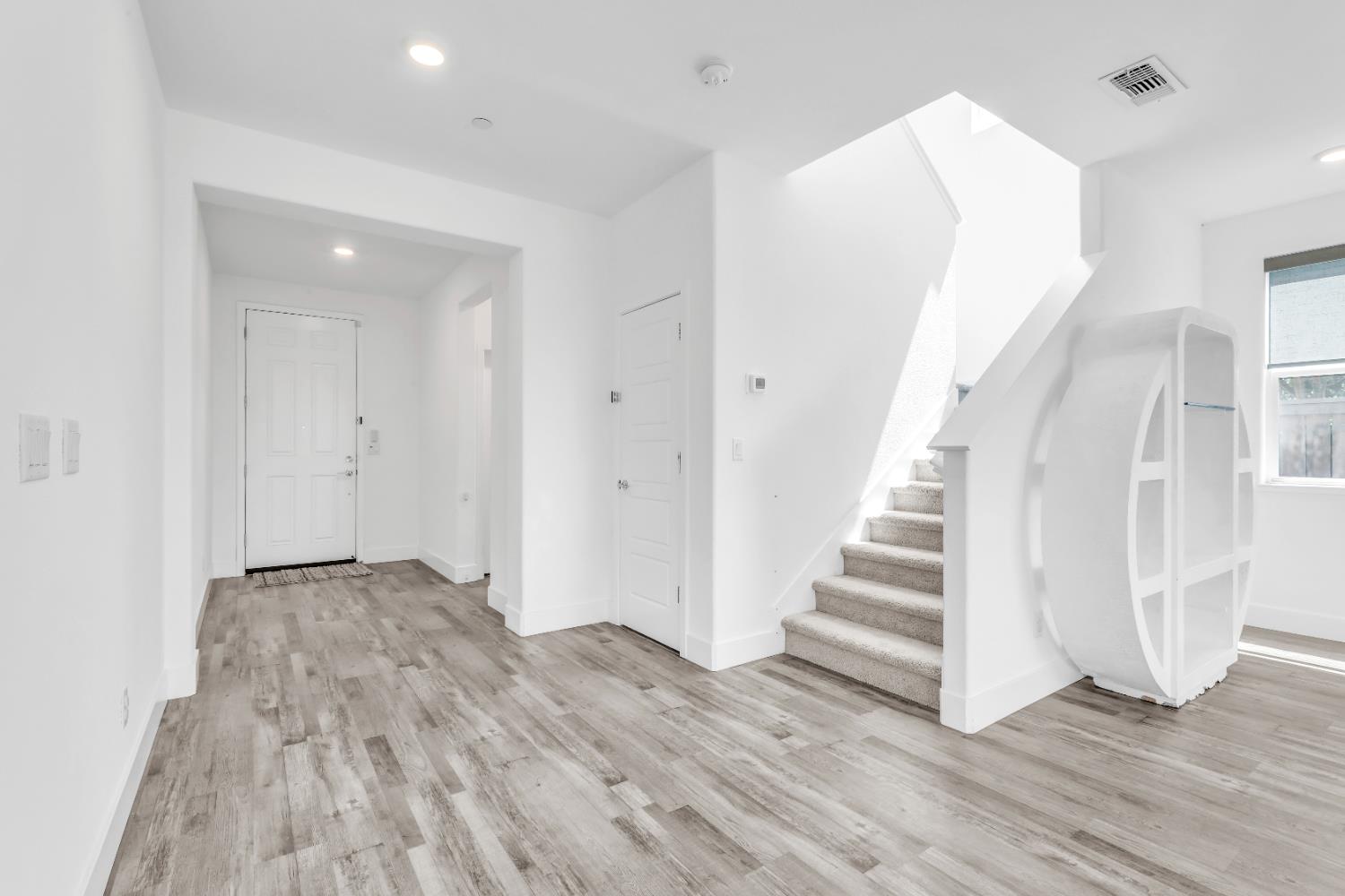 650 Nathaniel Avenue Galt, CA 95632 - Photo 22 of 46 a view of entryway with wooden floor