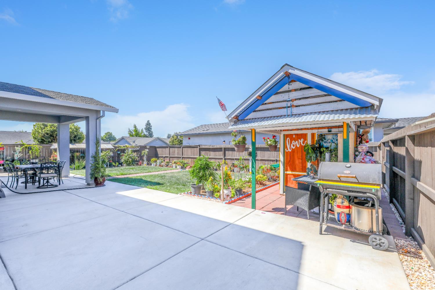 650 Nathaniel Avenue Galt, CA 95632 - Photo 35 of 46 a view of sitting area with furniture and floor to ceiling window