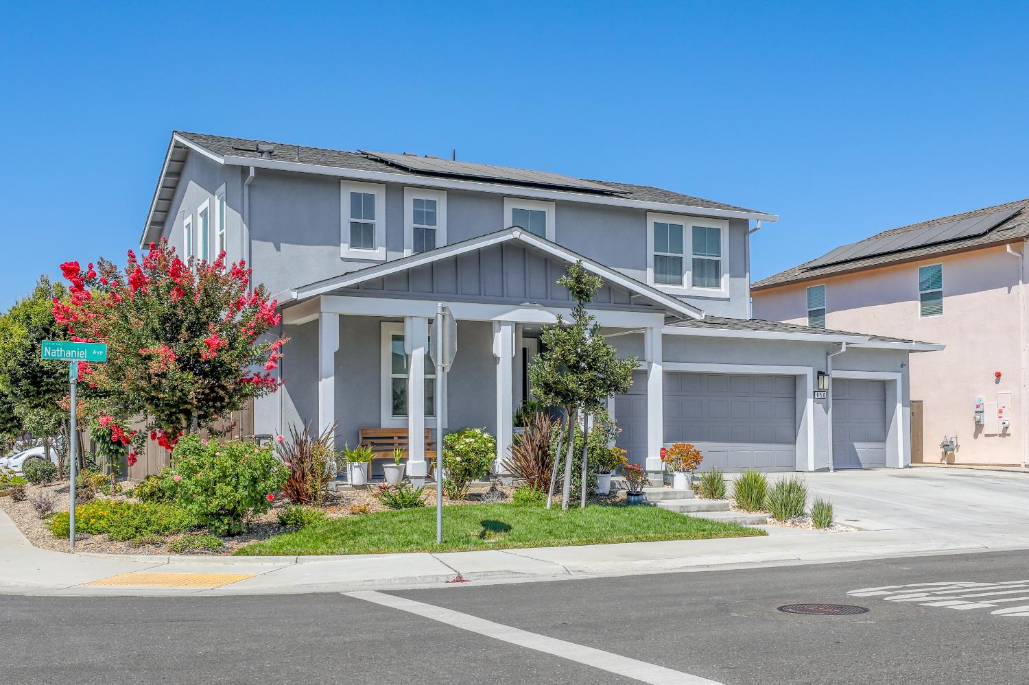 650 Nathaniel Avenue Galt, CA 95632 - Photo 4 of 46 a front view of a house with a yard