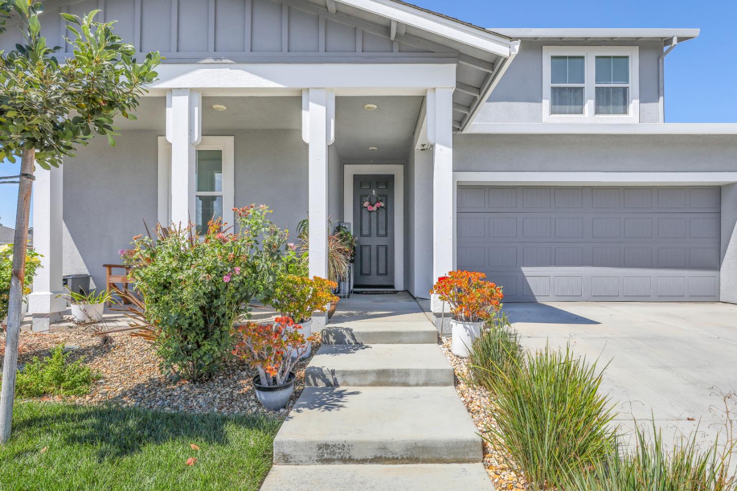 650 Nathaniel Avenue Galt, CA 95632 - Photo 5 of 46 a front view of a house with outdoor seating