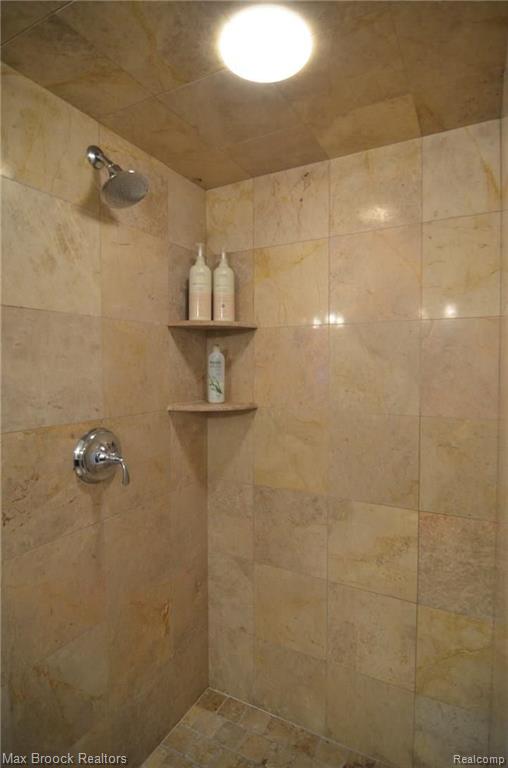 2183 Wayward Drive Rochester Hills, MI 48309 - Photo 29 of 44