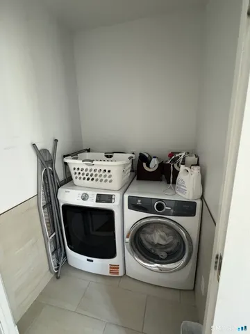 $2,490,000 | 65 Sherwood Place, Unit 65, Greenwich, CT 06830