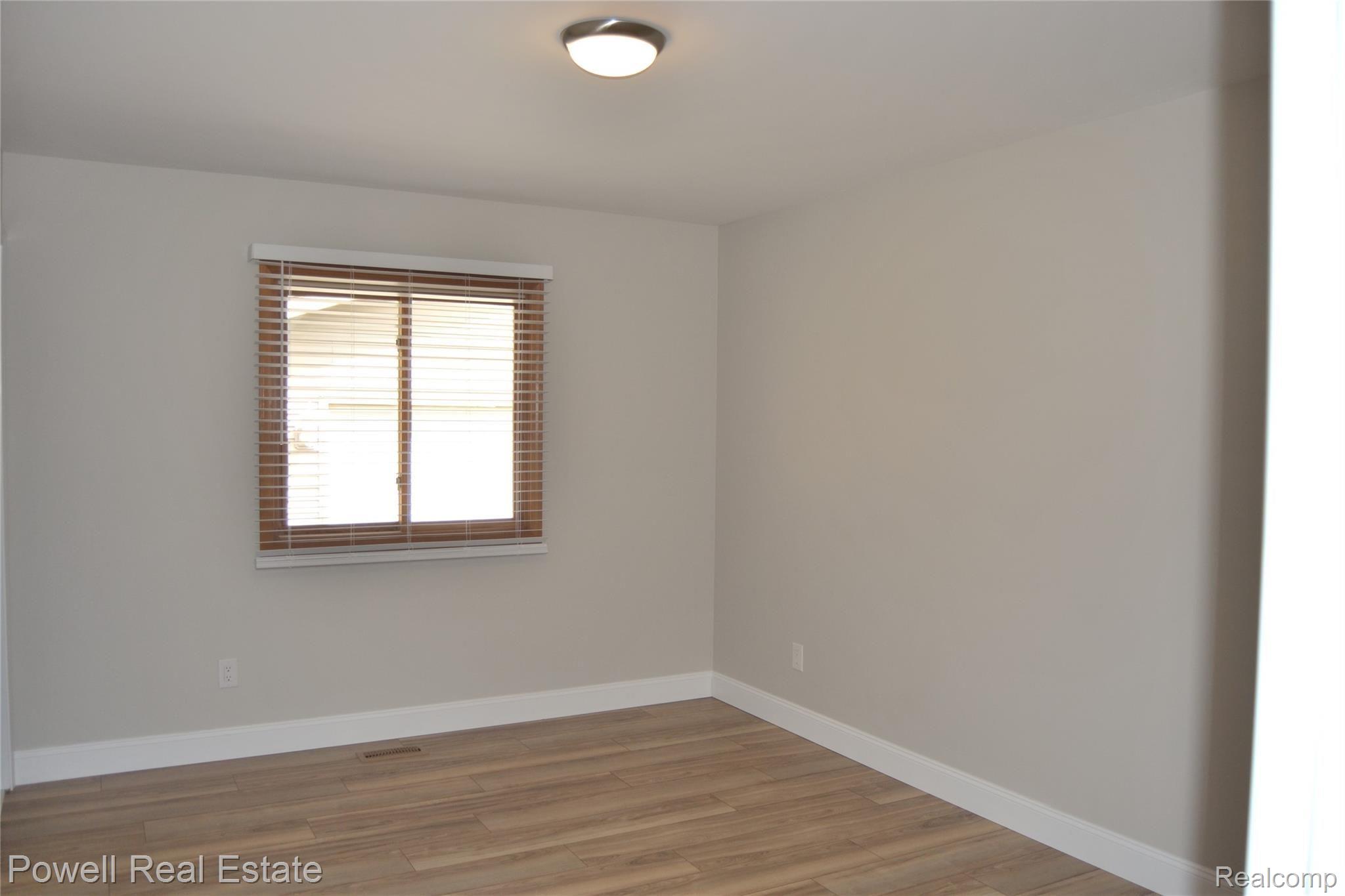 2887 Corinthia Drive Rochester, MI 48309 - Photo 13 of 27 CSC_1908.JPG