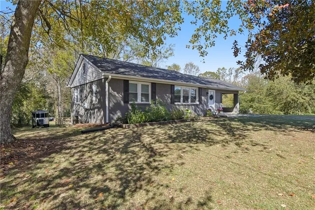 $295,000 | 3073 Gainesville Highway, Alto, GA 30510
