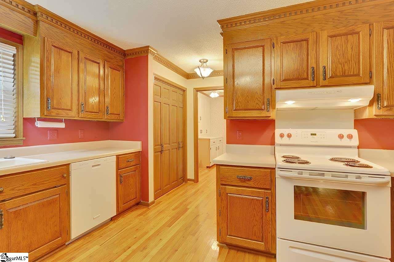 621 Settlement Road Travelers Rest, SC 29690 - Photo 10 of 36 Gallery Image 10