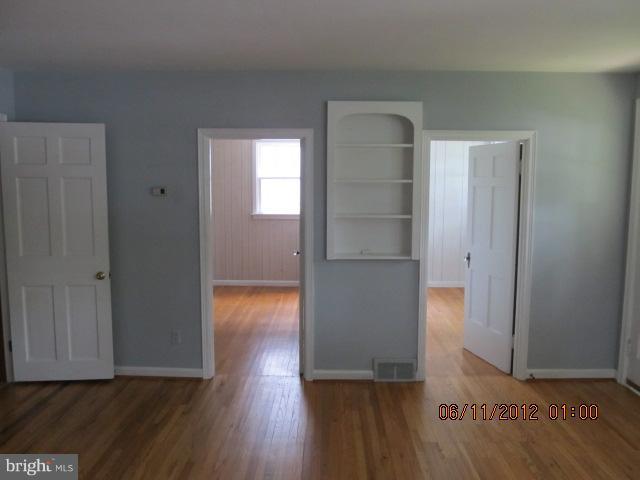 1008 Linwood Road Hagerstown, MD 21740 - Photo 1 of 14 Living Room