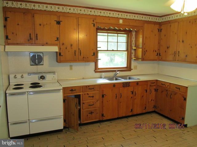 1008 Linwood Road Hagerstown, MD 21740 - Photo 12 of 14 Kitchen