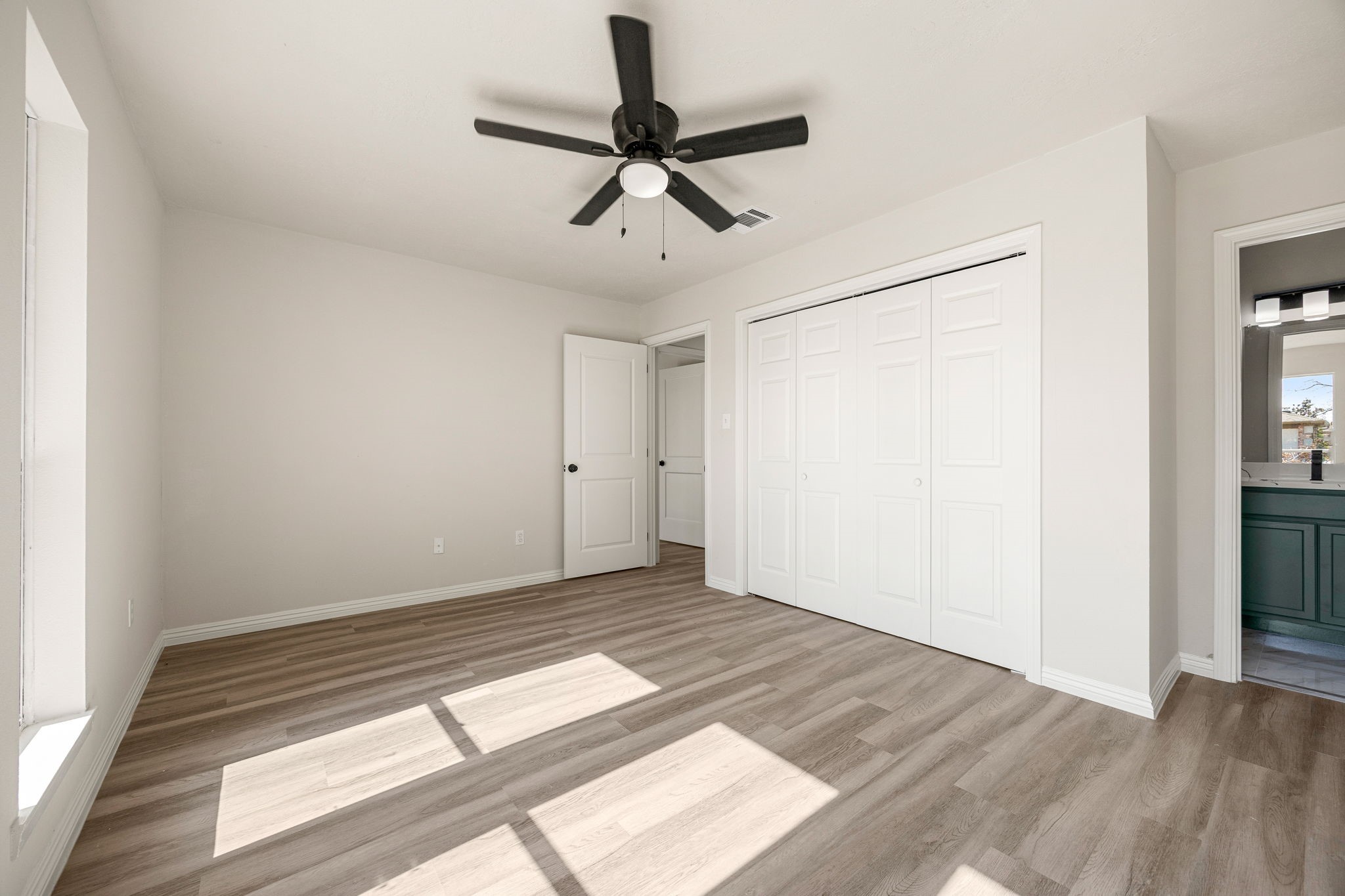 11722 Langdon Lane Houston, TX 77072 - Photo 15 of 34