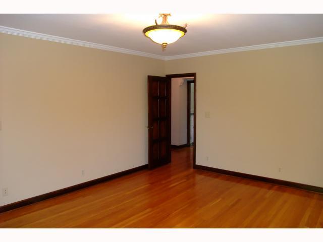 1987 Suffolk Road Upper Arlington, OH 43221 - Photo 3 of 6