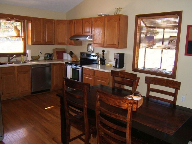 1112 Muse Road Fincastle, VA 24090 - Photo 8 of 30 Kitchen /Dining Area