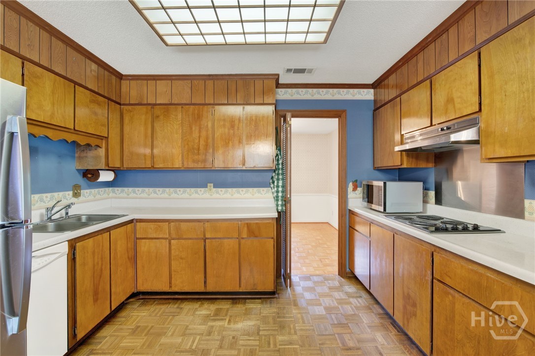 1606 Fox Hall Road Savannah, GA 31406 - Photo 8 of 36 Gallery Image 8