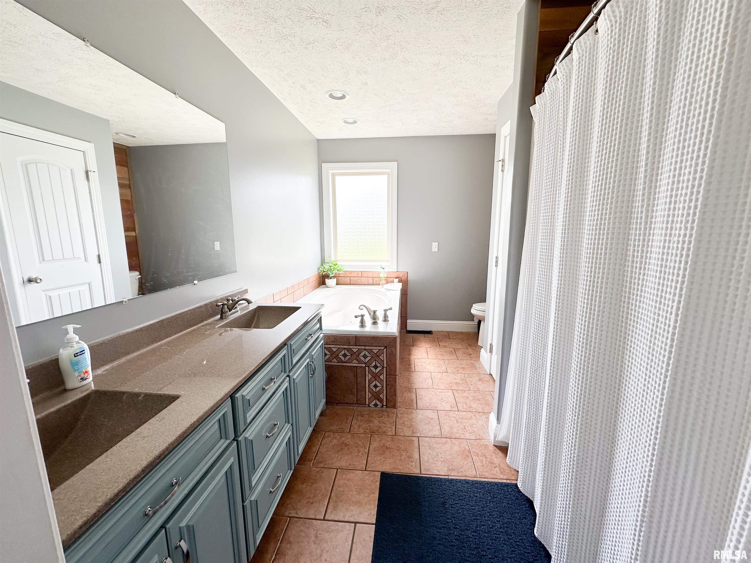 15784 Ciara Road Marion, IL 62959 - Photo 15 of 25