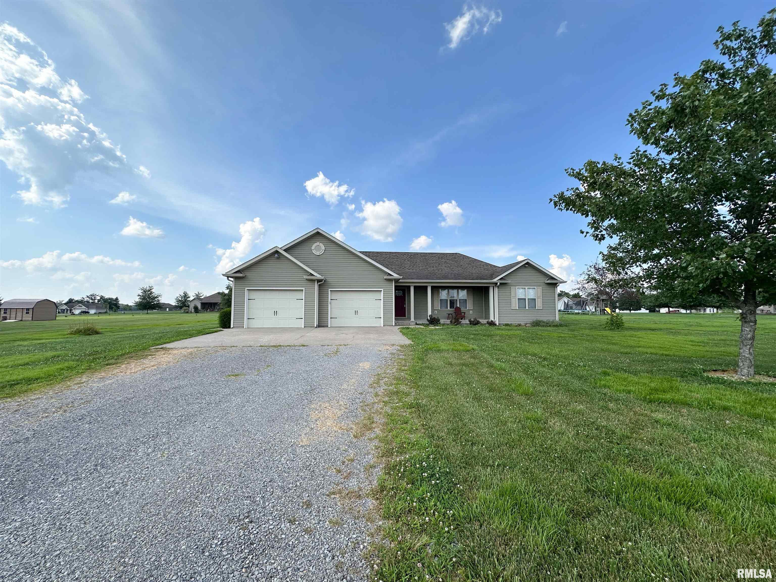 15784 Ciara Road Marion, IL 62959 - Photo 2 of 25
