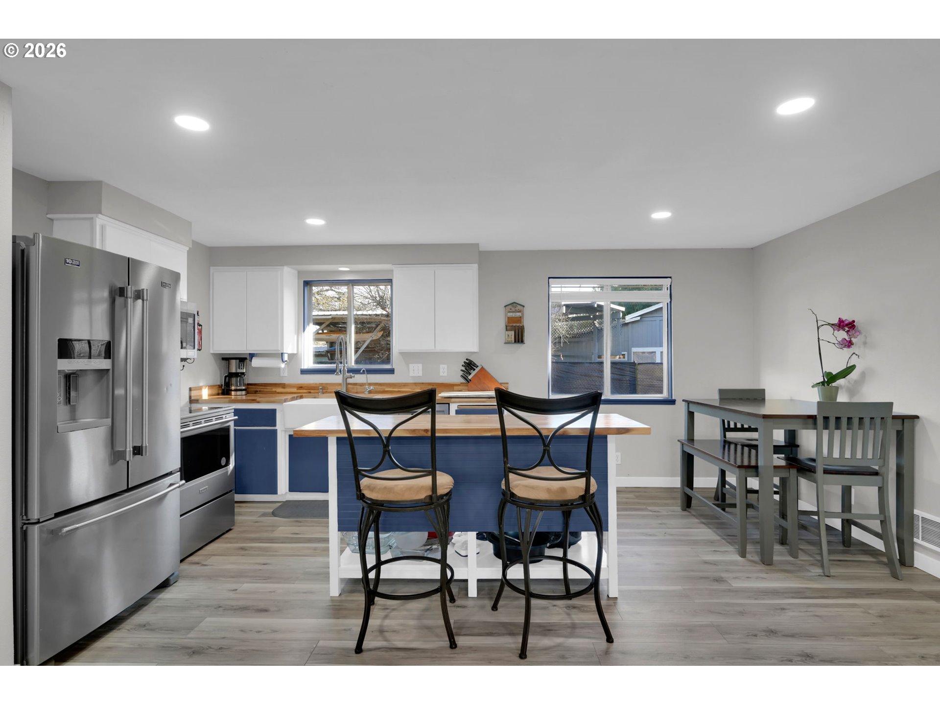 34792 Row River Road Cottage Grove, OR 97424 - Photo 11 of 45